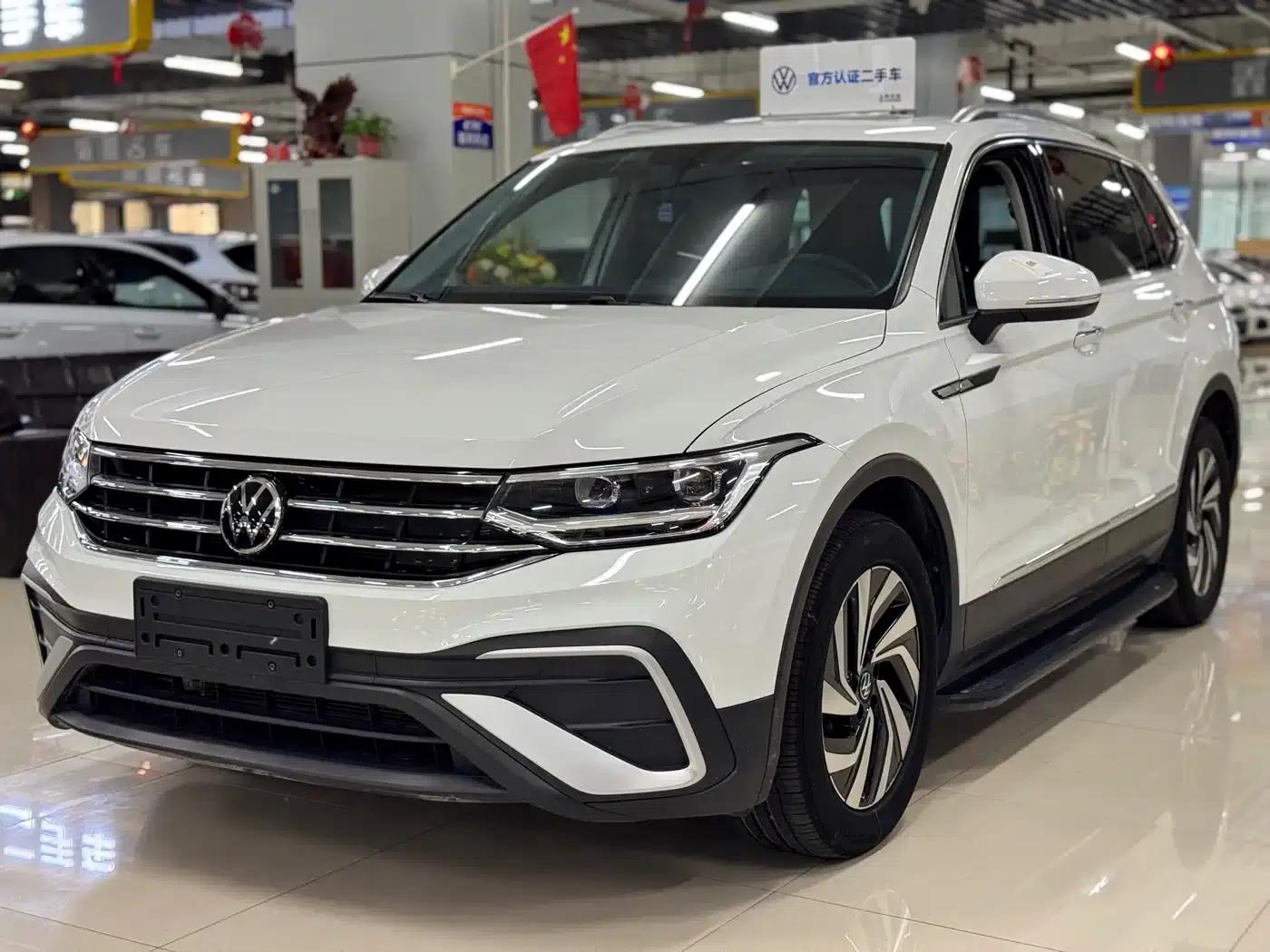 Tiguan L 2023 280TSI Automatic 2WD Trendy Limited Edition — миниатюра 1