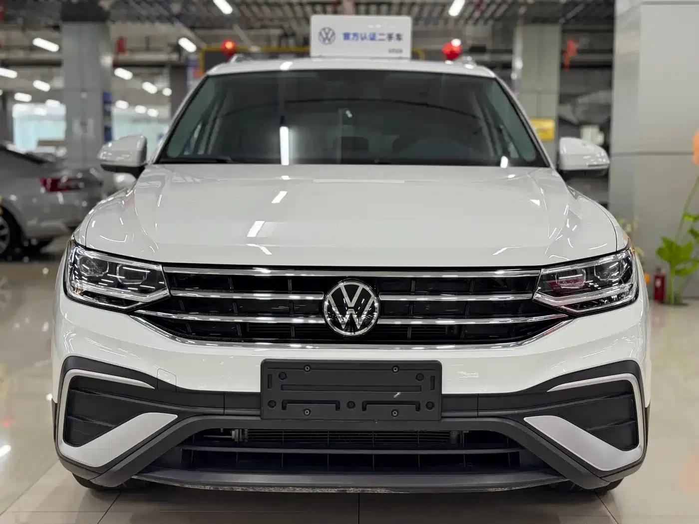 Tiguan L 2023 280TSI Automatic 2WD Trendy Limited Edition — миниатюра 2