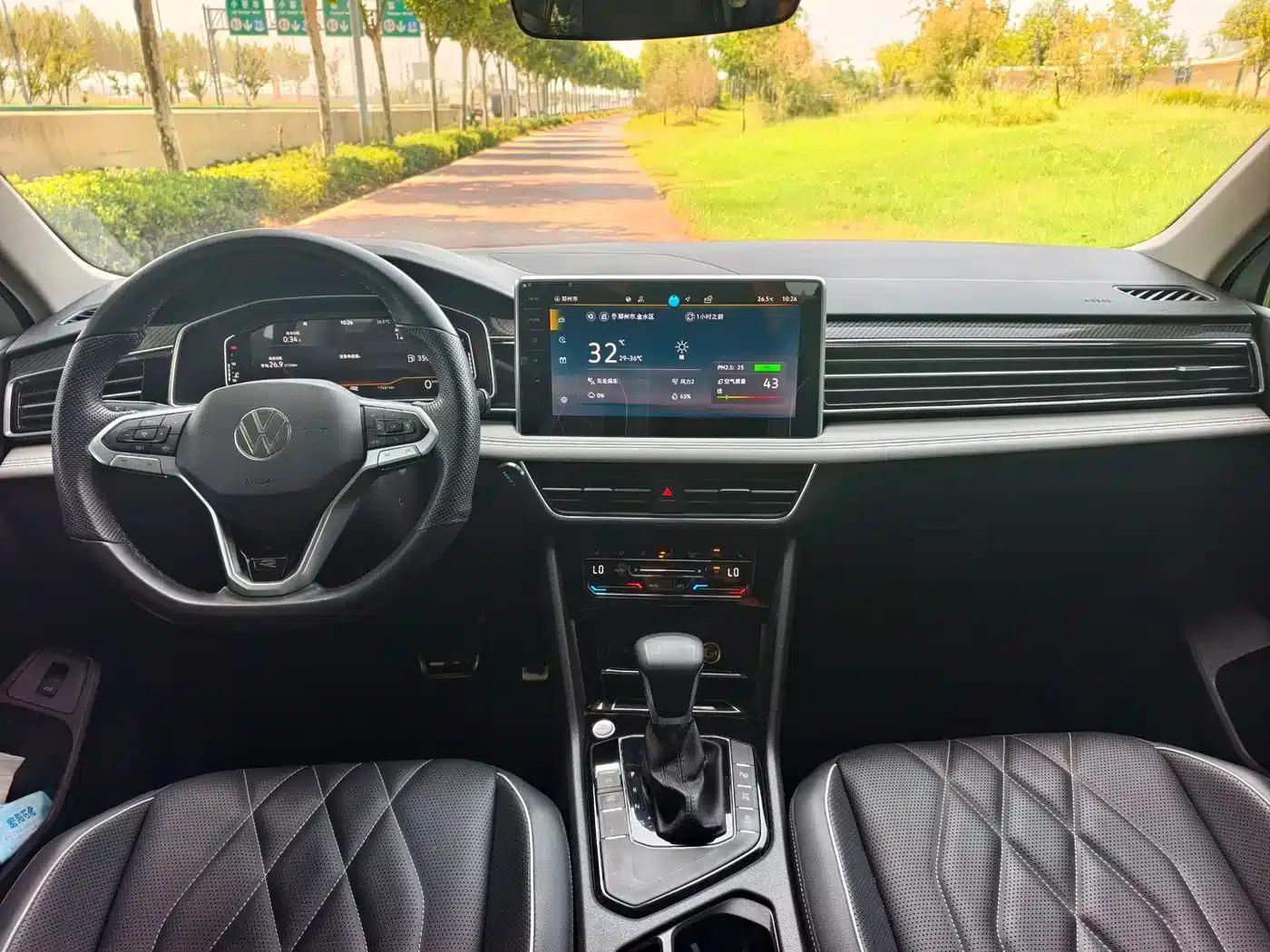 Tiguan L 2024 330TSI Automatic 2WD R-Line Premium Edition — миниатюра 11