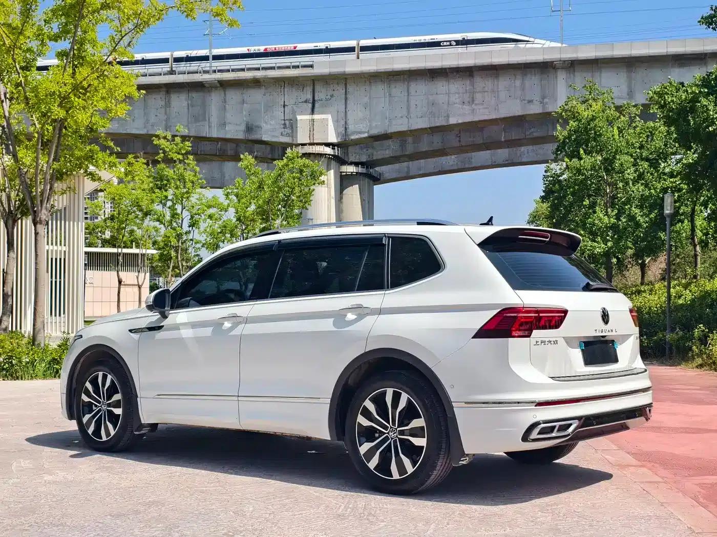Tiguan L 2024 330TSI Automatic 2WD R-Line Premium Edition — миниатюра 4