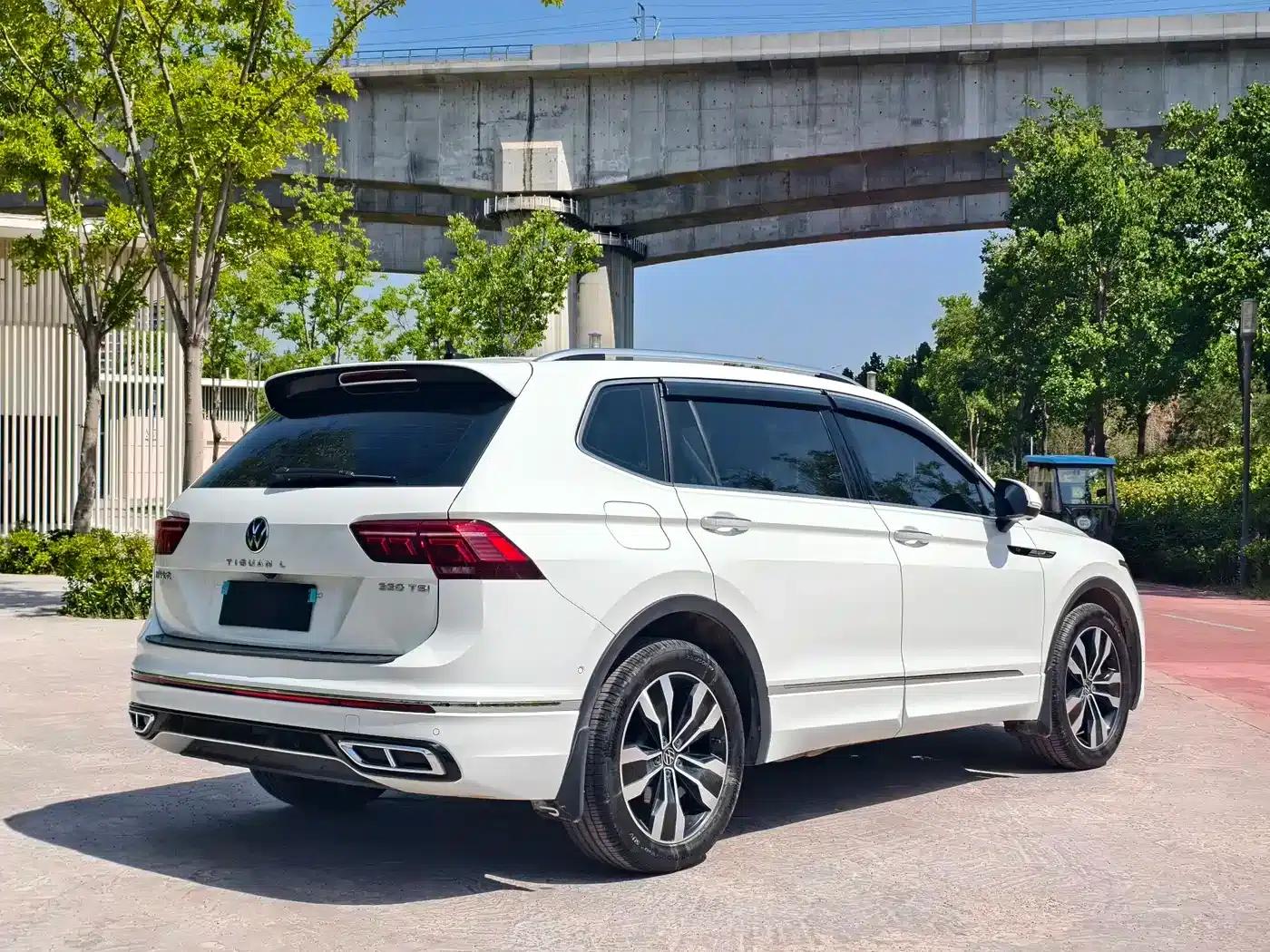 Tiguan L 2024 330TSI Automatic 2WD R-Line Premium Edition — миниатюра 6