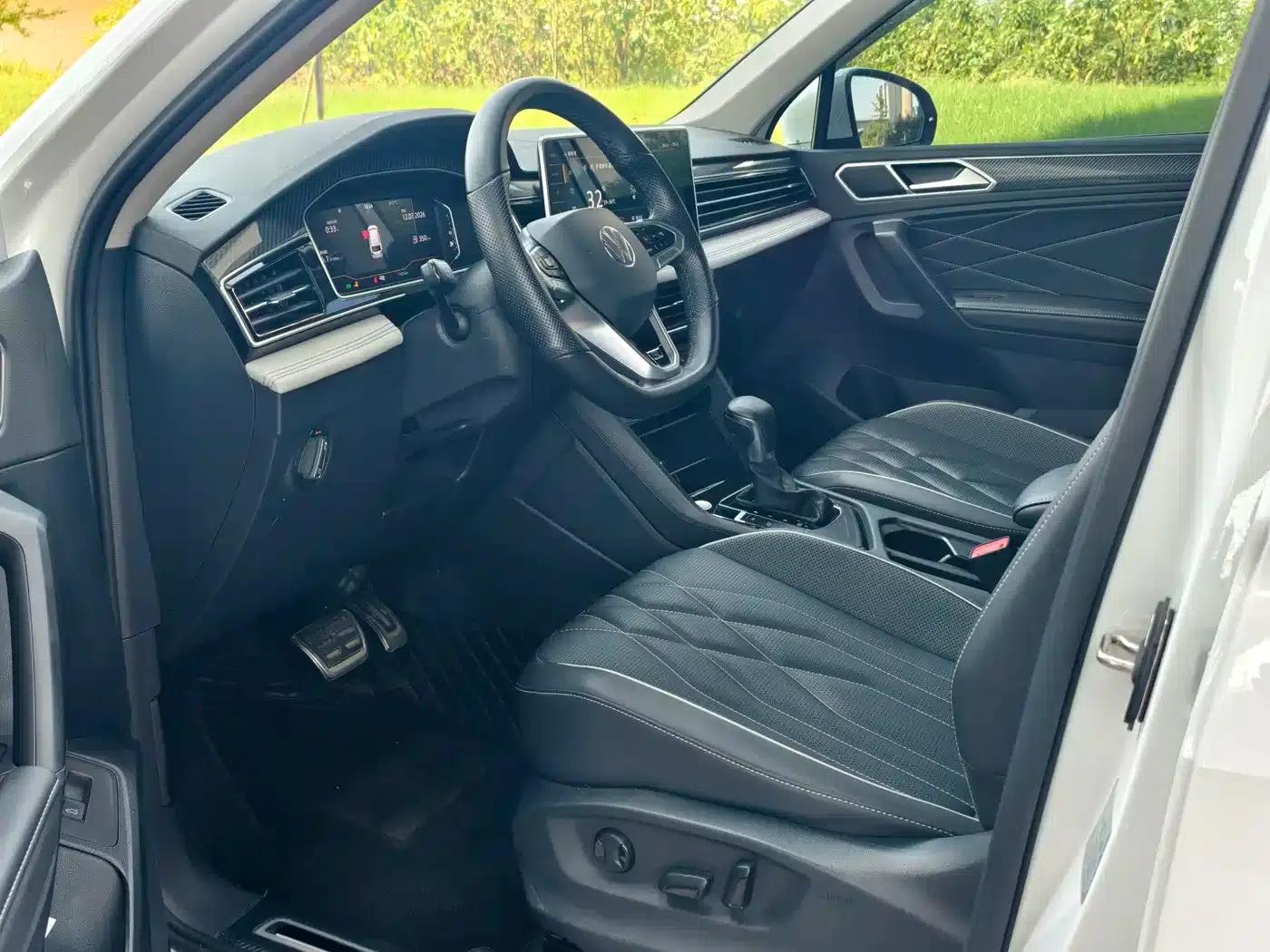 Tiguan L 2024 330TSI Automatic 2WD R-Line Premium Edition — миниатюра 7
