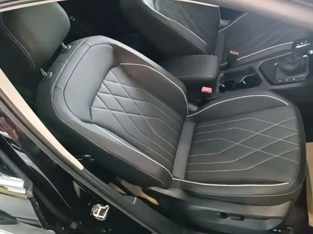 Tiguan L 2025 Outstanding Edition 330TSI Automatic 2WD R-Line Dragon Edition — миниатюра 25