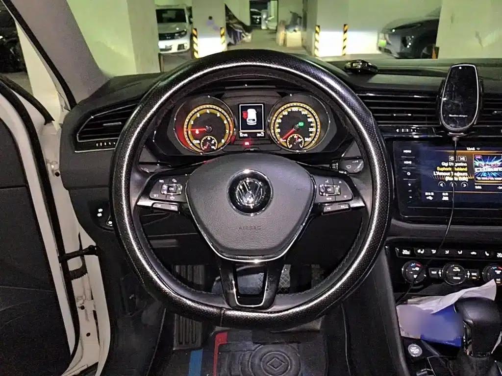 Tiguan L 2020 330TSI Automatic 2WD Smart Luxury Edition (China VI Emission Standard) — миниатюра 3