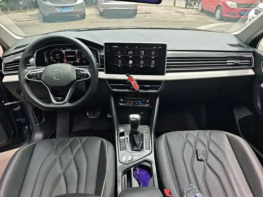 Tiguan L 2022 330TSI Automatic 2WD R-Line Premium Edition — миниатюра 10