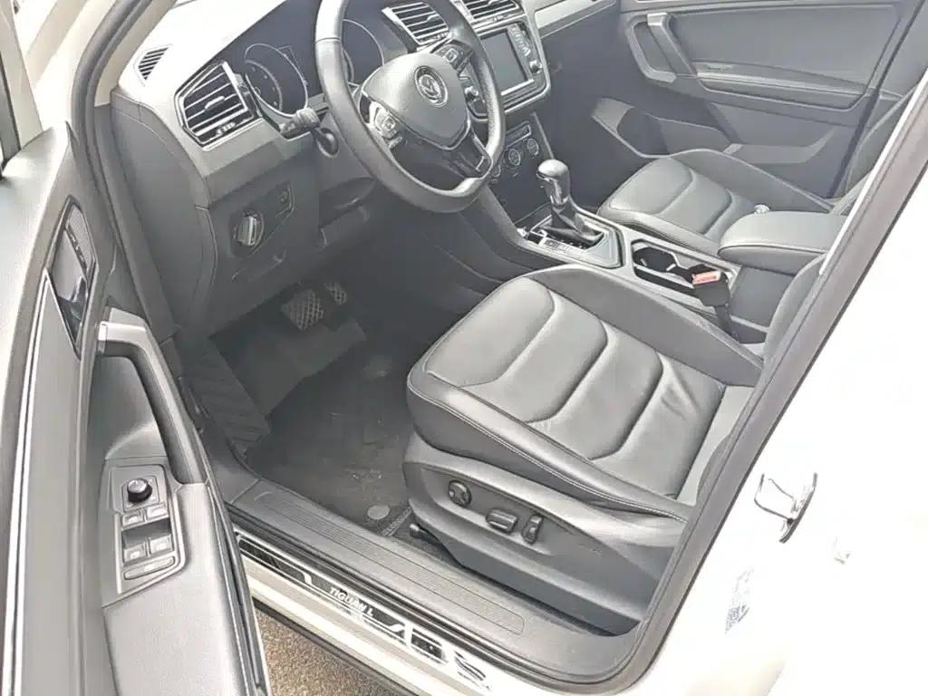 Tiguan L 2017 330TSI Automatic 2WD Luxury Edition — миниатюра 16