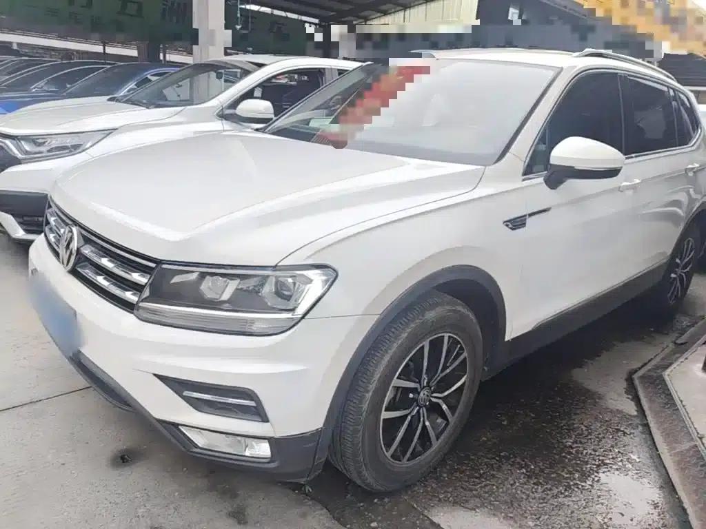 Tiguan L 2018 330TSI Automatic 2WD Comfort Edition — миниатюра 2
