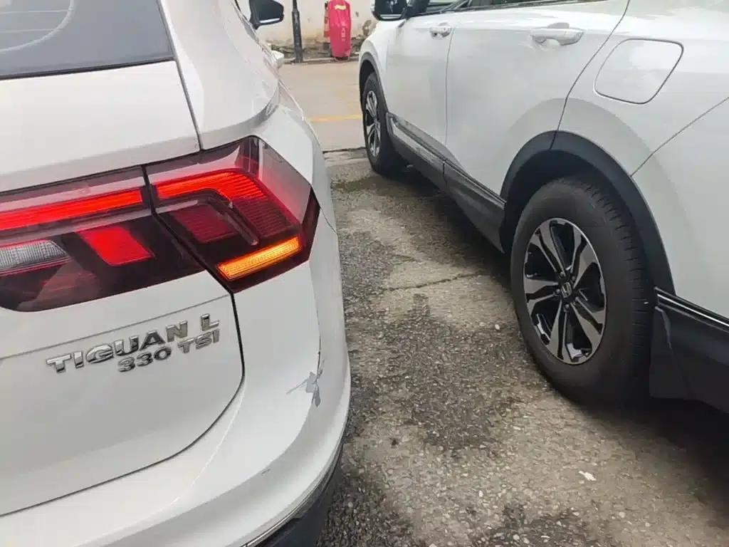 Tiguan L 2018 330TSI Automatic 2WD Comfort Edition — миниатюра 8