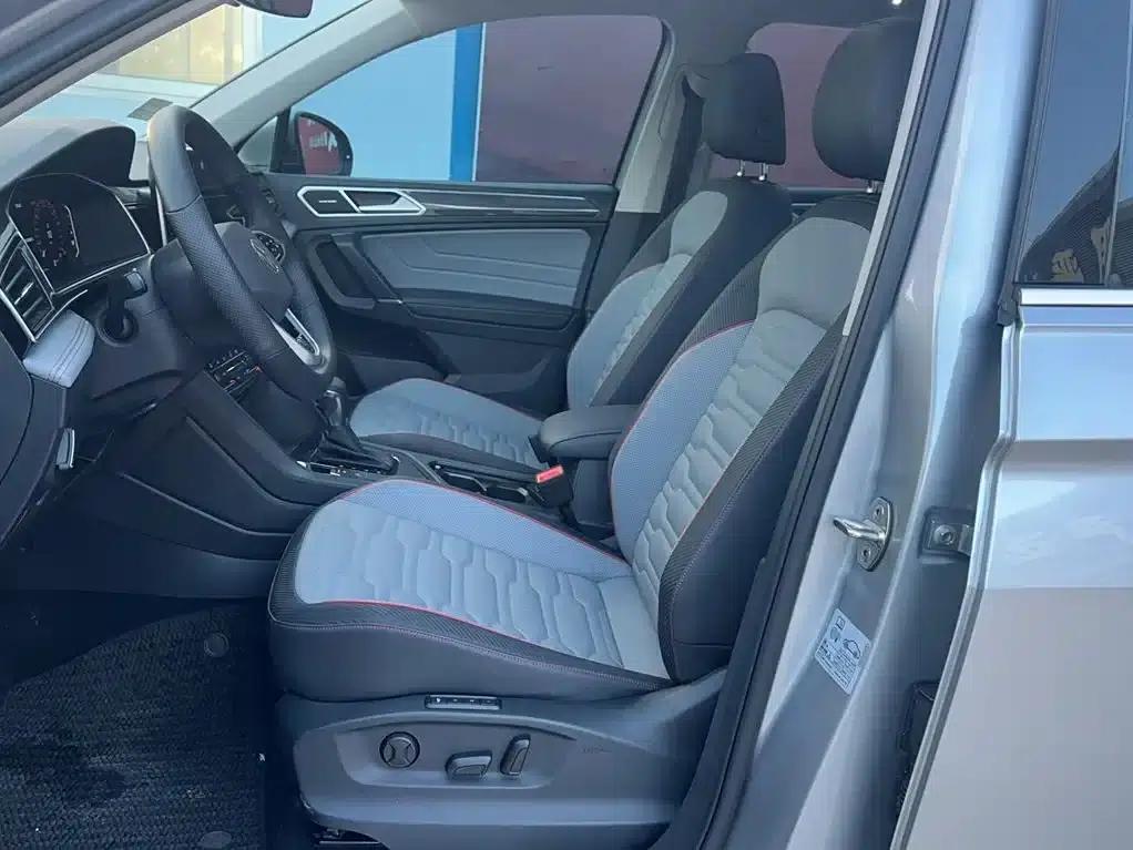 Tiguan L 2023 330TSI Automatic 2WD R-Line Flagship Edition — миниатюра 10