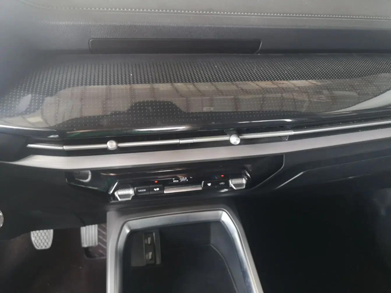 Wuling Jiachen 2022 1.5L Manual Enjoyment Elite Model — миниатюра 15
