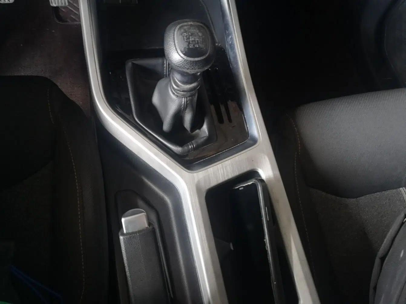 Wuling Jiachen 2022 1.5L Manual Enjoyment Elite Model — миниатюра 16