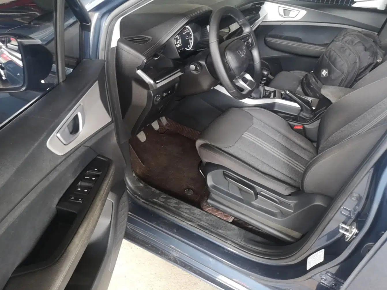Wuling Jiachen 2022 1.5L Manual Enjoyment Elite Model — миниатюра 18