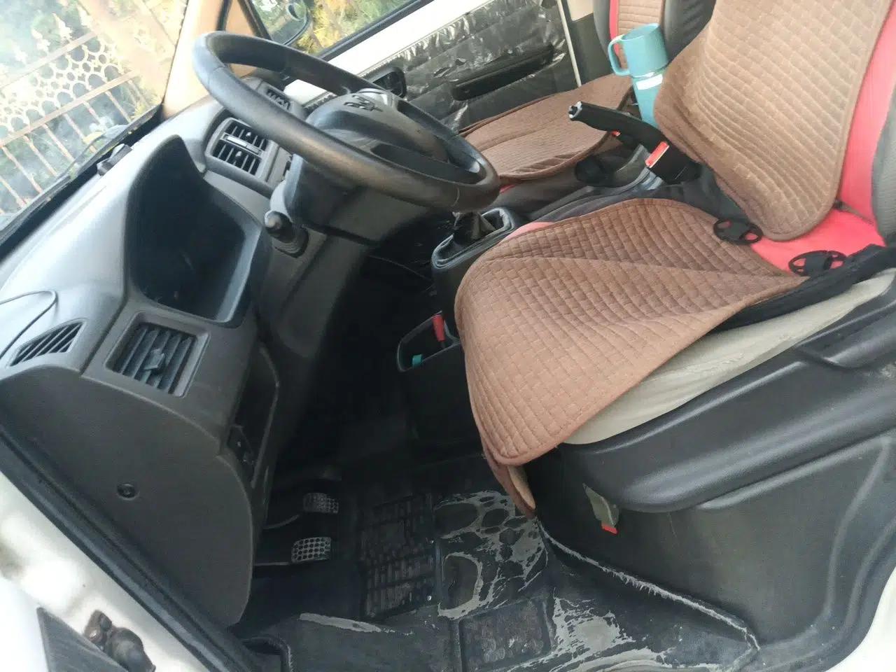 Wuling Rongguang S 2018 Wuling Rongguang S light-duty closed-body van, manual transmission, 1.2-liter engine, 2 seats — миниатюра 15