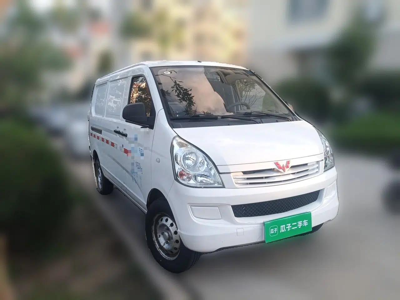 Wuling Rongguang S 2018 Wuling Rongguang S light-duty closed-body van, manual transmission, 1.2-liter engine, 2 seats — миниатюра 3