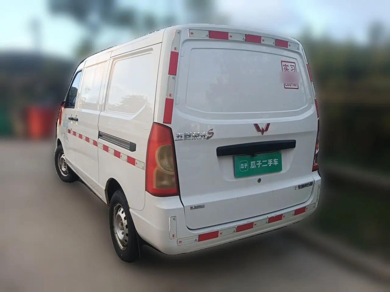 Wuling Rongguang S 2018 Wuling Rongguang S light-duty closed-body van, manual transmission, 1.2-liter engine, 2 seats — миниатюра 4