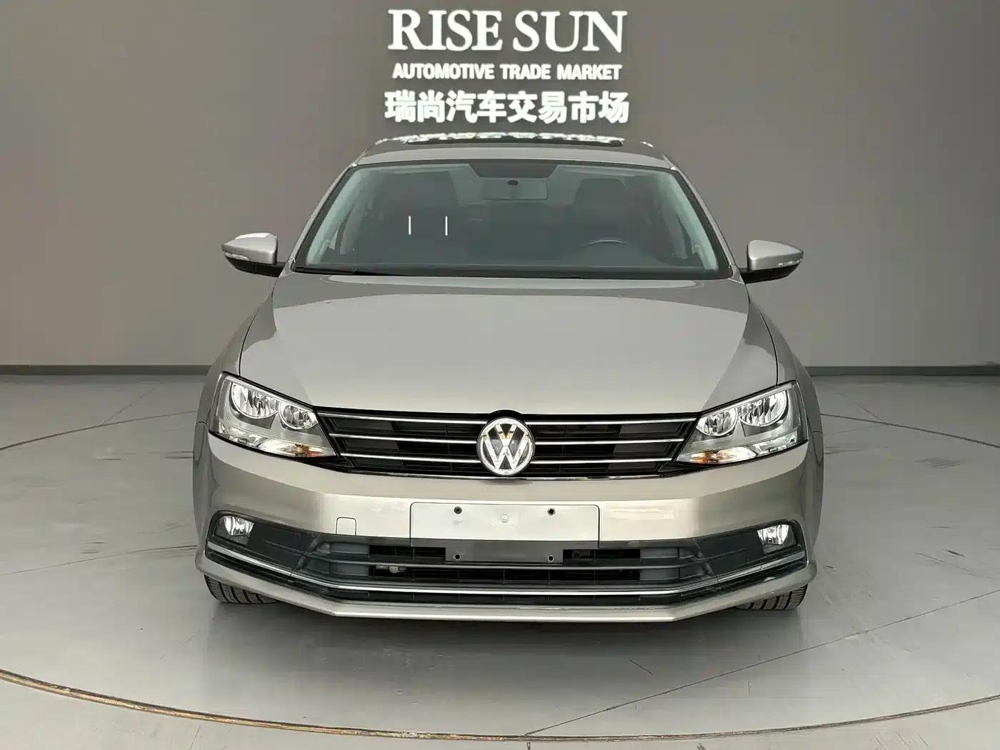 2015 Volkswagen Sagitar 1.6L Automatic Fashion Edition — миниатюра 4