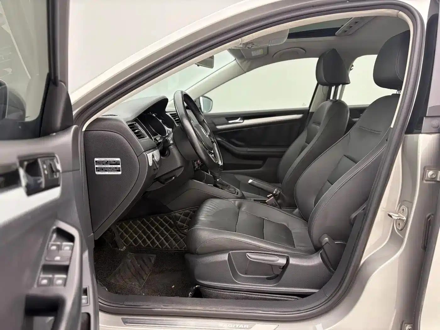 2015 Volkswagen Sagitar 1.6L Automatic Fashion Edition — миниатюра 6