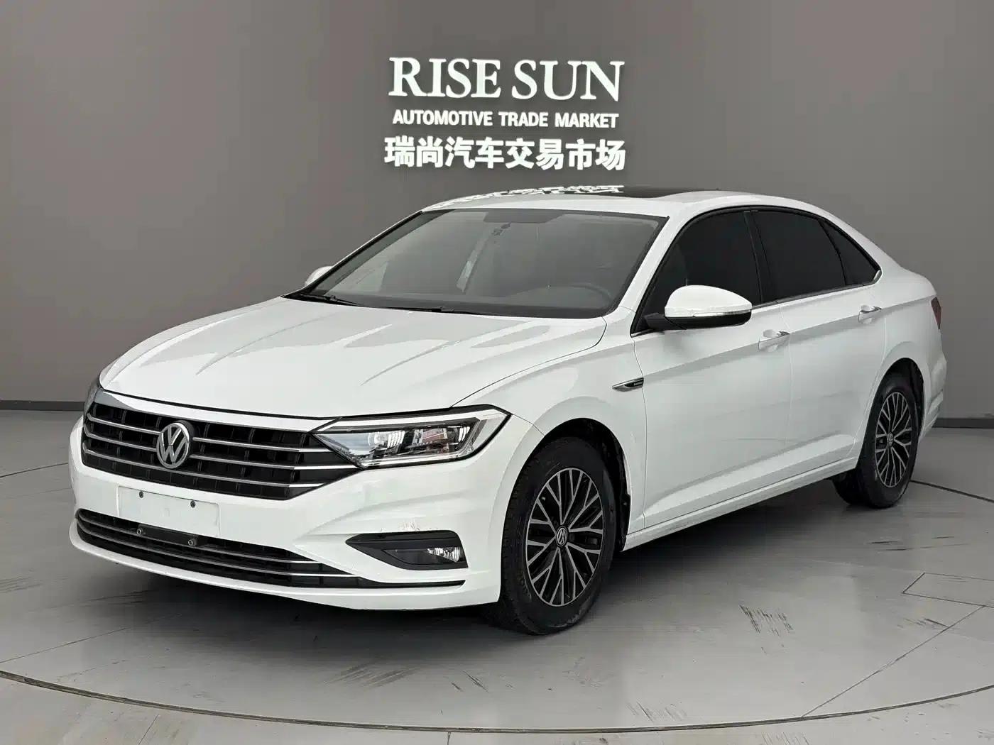 2021 Volkswagen Sagitar 280TSI DSG Luxury Intelligent Edition — миниатюра 1
