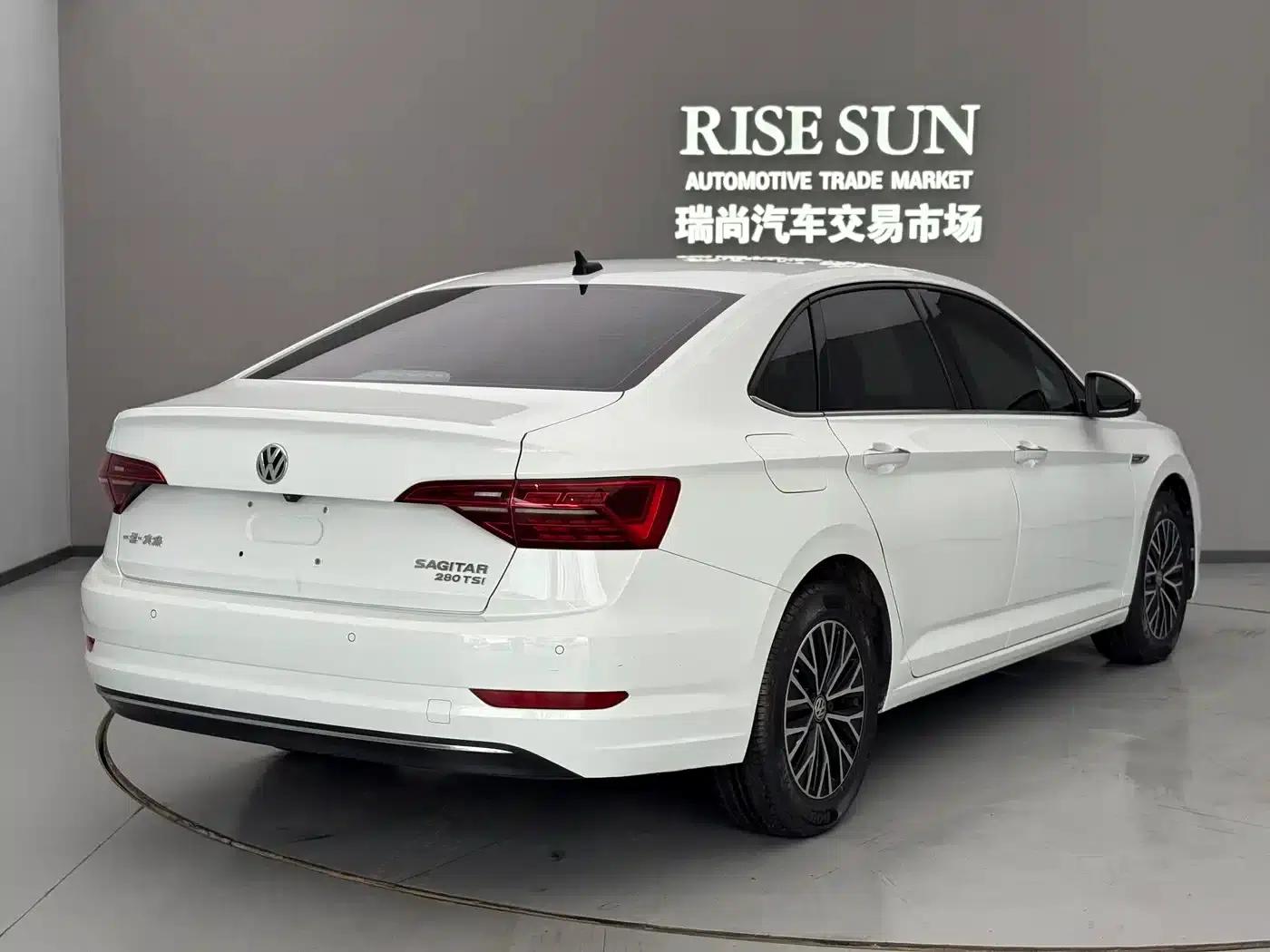 2021 Volkswagen Sagitar 280TSI DSG Luxury Intelligent Edition — миниатюра 8