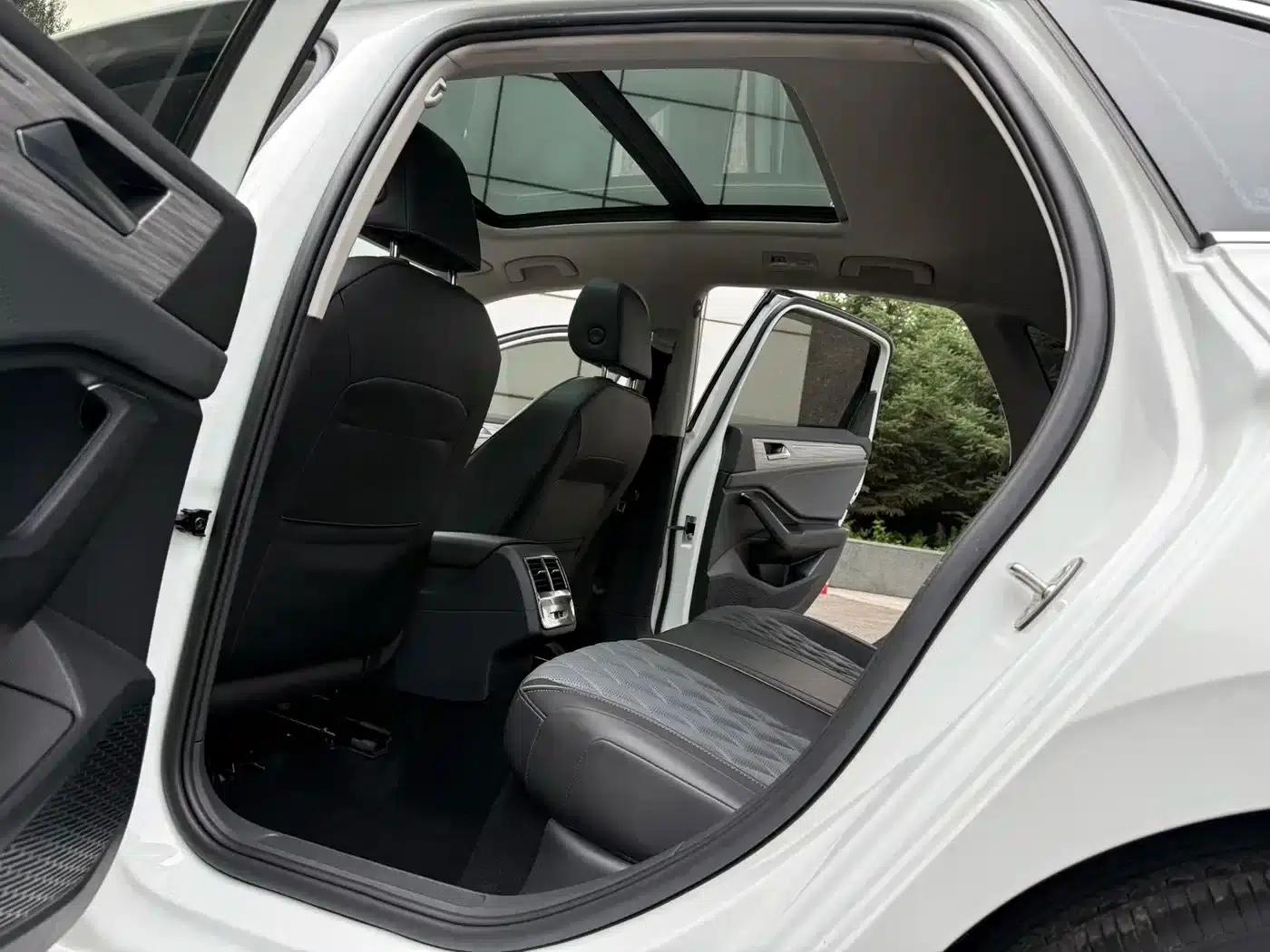 2023 Volkswagen Sagitar 280TSI DSG Super Edition — миниатюра 12
