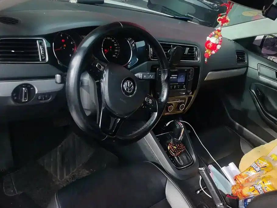 2018 Volkswagen Sagitar 1.6L Automatic Comfort Model — миниатюра 12