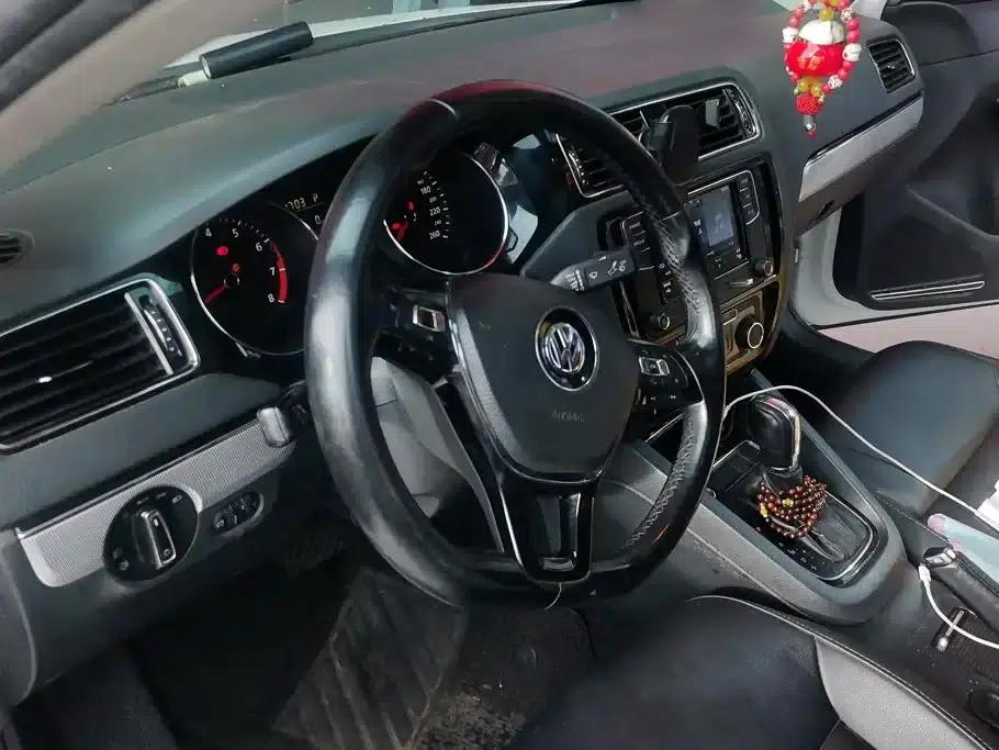 2018 Volkswagen Sagitar 1.6L Automatic Comfort Model — миниатюра 15
