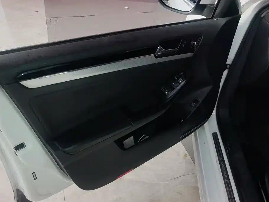 2018 Volkswagen Sagitar 1.6L Automatic Comfort Model — миниатюра 7