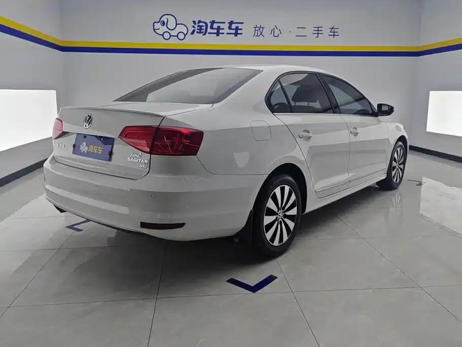 2017 Volkswagen Sagitar 230TSI Manual Comfort Edition — миниатюра 3
