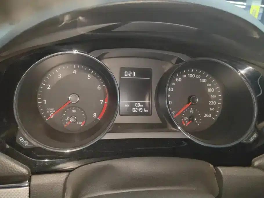 2015 Volkswagen Sagitar 230TSI Automatic Comfort Model — миниатюра 14