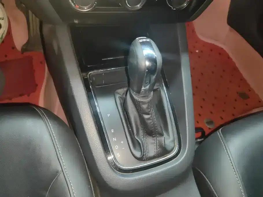2015 Volkswagen Sagitar 230TSI Automatic Comfort Model — миниатюра 16