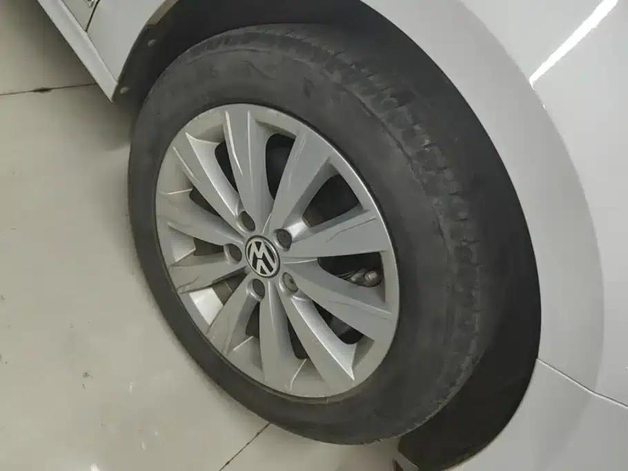 2015 Volkswagen Sagitar 230TSI Automatic Comfort Model — миниатюра 6