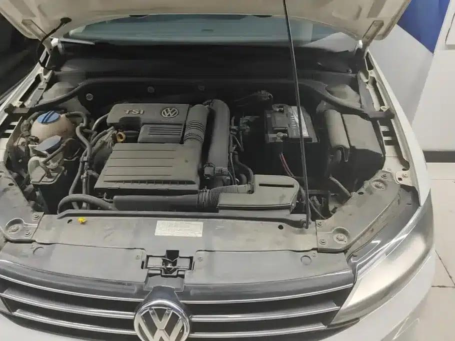 2015 Volkswagen Sagitar 230TSI Automatic Comfort Model — миниатюра 10