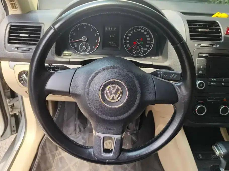 2011 Volkswagen Sagitar 1.6L Automatic Special Edition — миниатюра 15