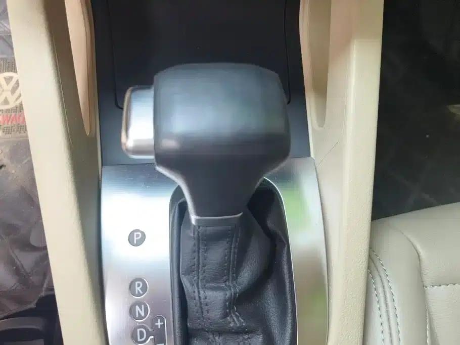 2011 Volkswagen Sagitar 1.6L Automatic Special Edition — миниатюра 16