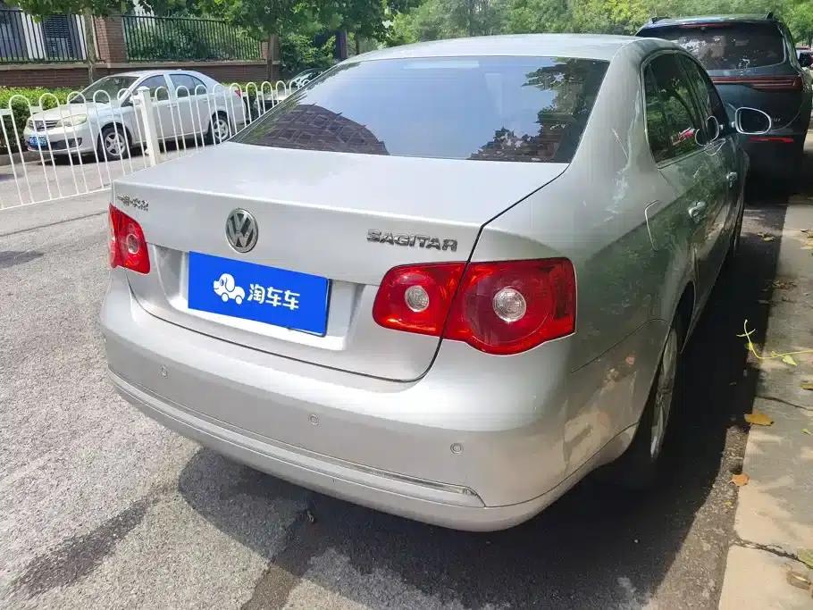 2011 Volkswagen Sagitar 1.6L Automatic Special Edition — миниатюра 3