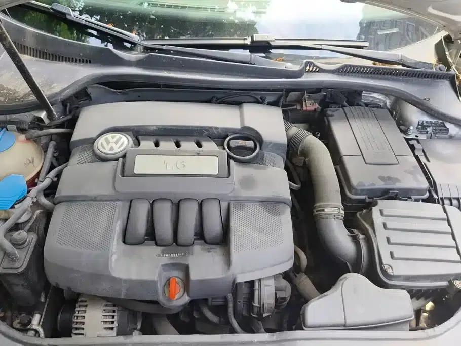 2011 Volkswagen Sagitar 1.6L Automatic Special Edition — миниатюра 10