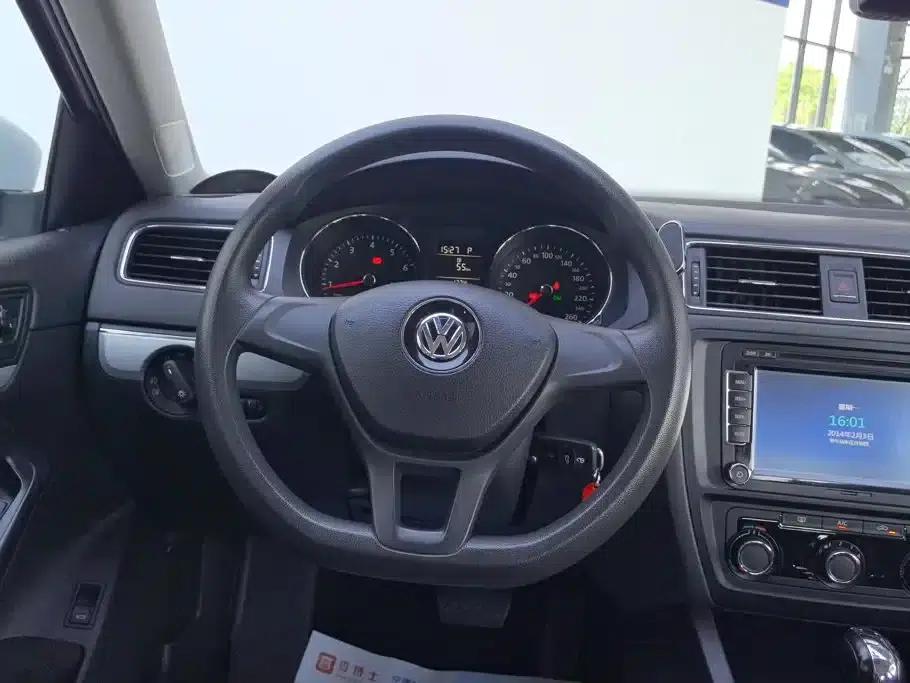 2015 Volkswagen Sagitar 1.6L Automatic Fashion Edition — миниатюра 15