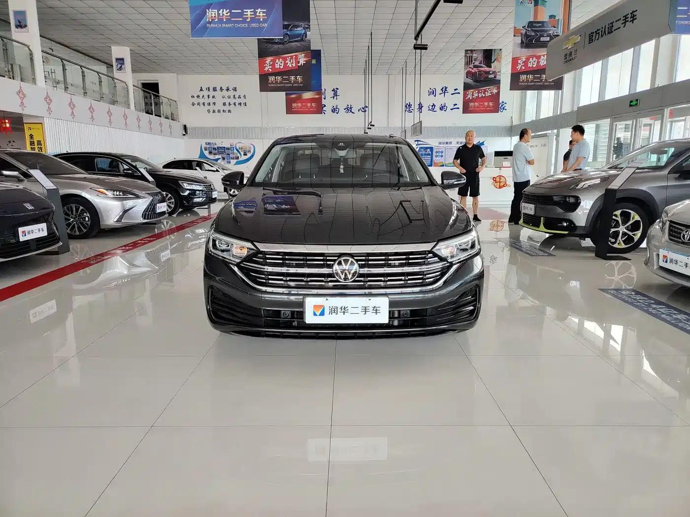2023 Volkswagen Sagitar 300TSI DSG Super Edition — миниатюра 2