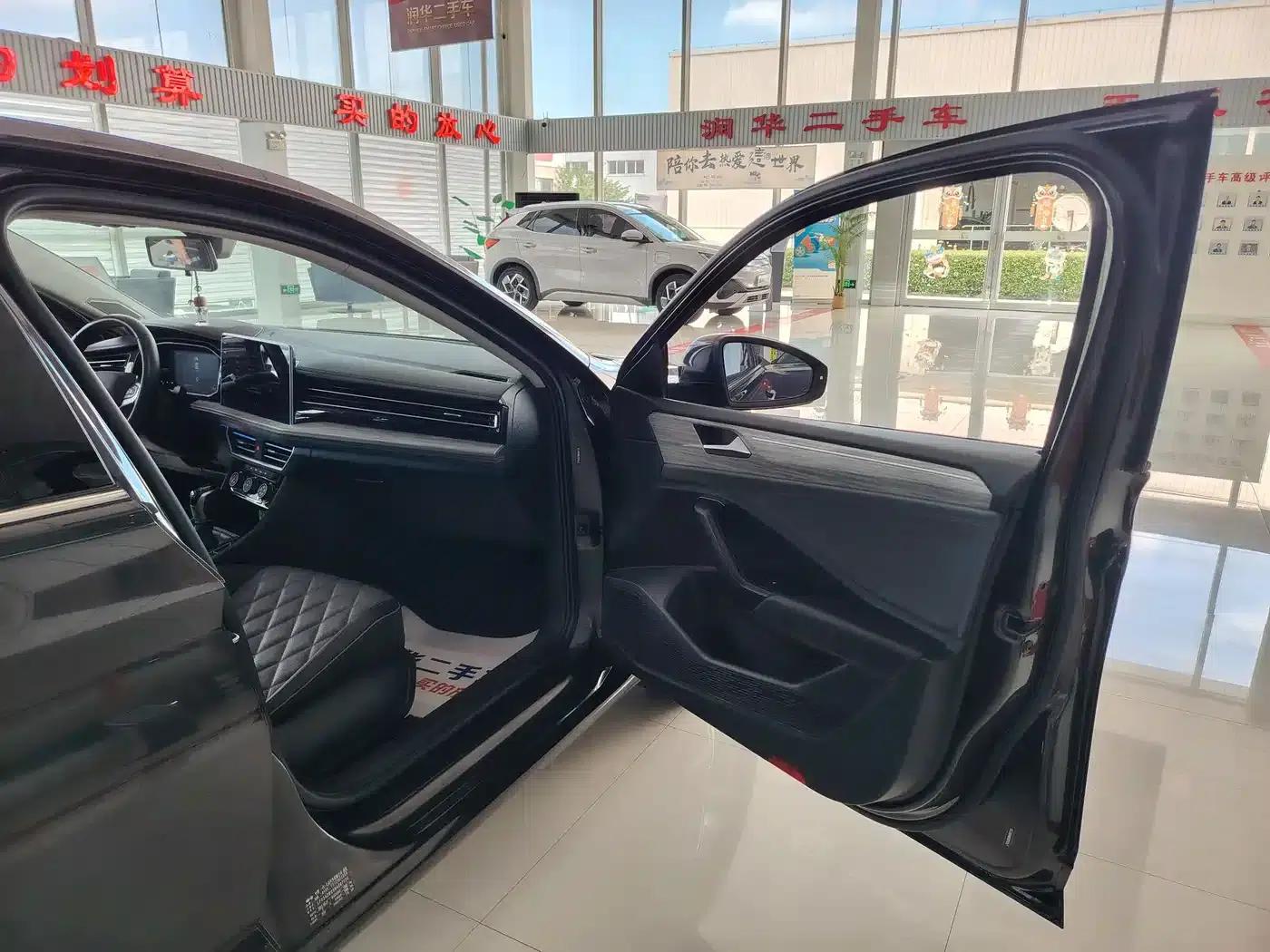2023 Volkswagen Sagitar 300TSI DSG Super Edition — миниатюра 4