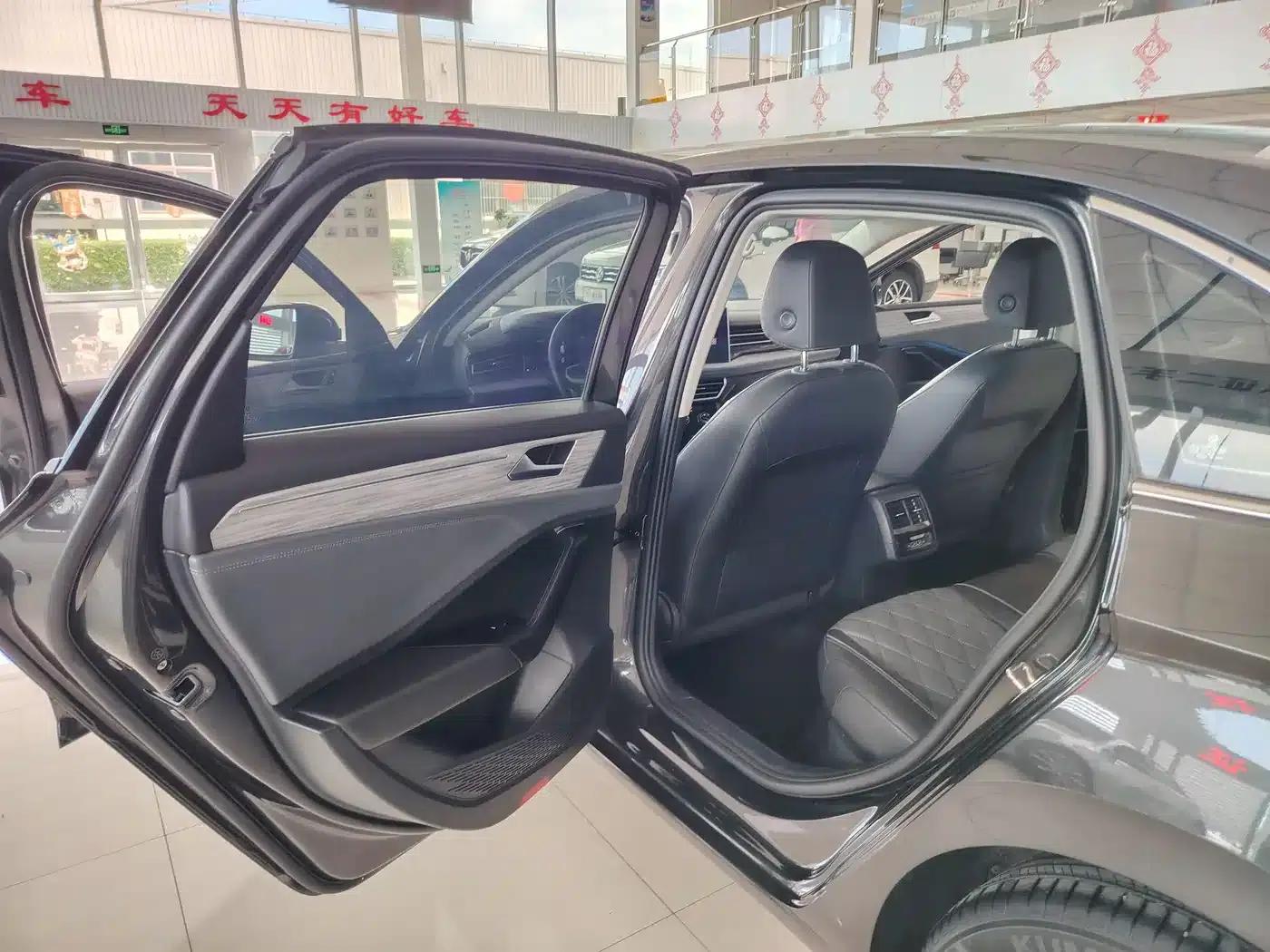 2023 Volkswagen Sagitar 300TSI DSG Super Edition — миниатюра 6