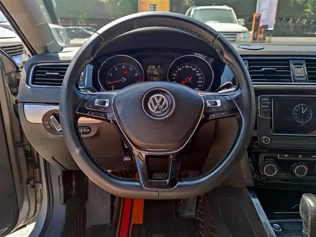 2017 Volkswagen Sagitar 1.6L Automatic Comfort Edition — миниатюра 12