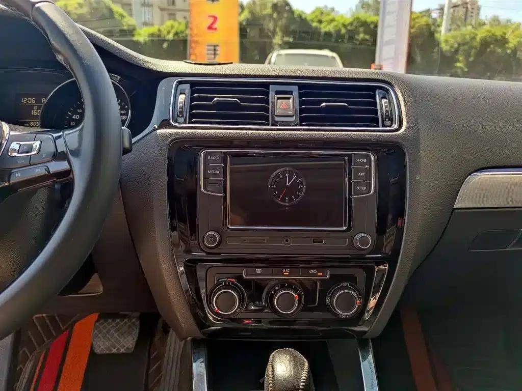 2017 Volkswagen Sagitar 1.6L Automatic Comfort Edition — миниатюра 13