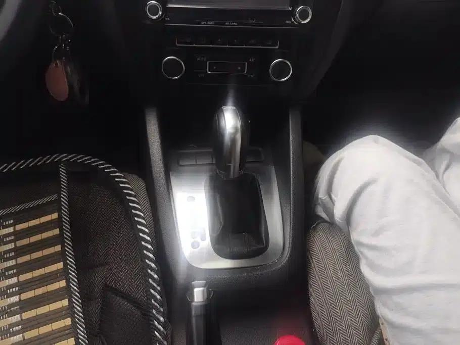 2014 Volkswagen Sagitar 1.4TSI Automatic Luxury — миниатюра 16