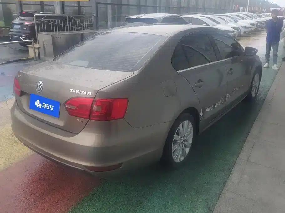 2014 Volkswagen Sagitar 1.4TSI Automatic Luxury — миниатюра 3