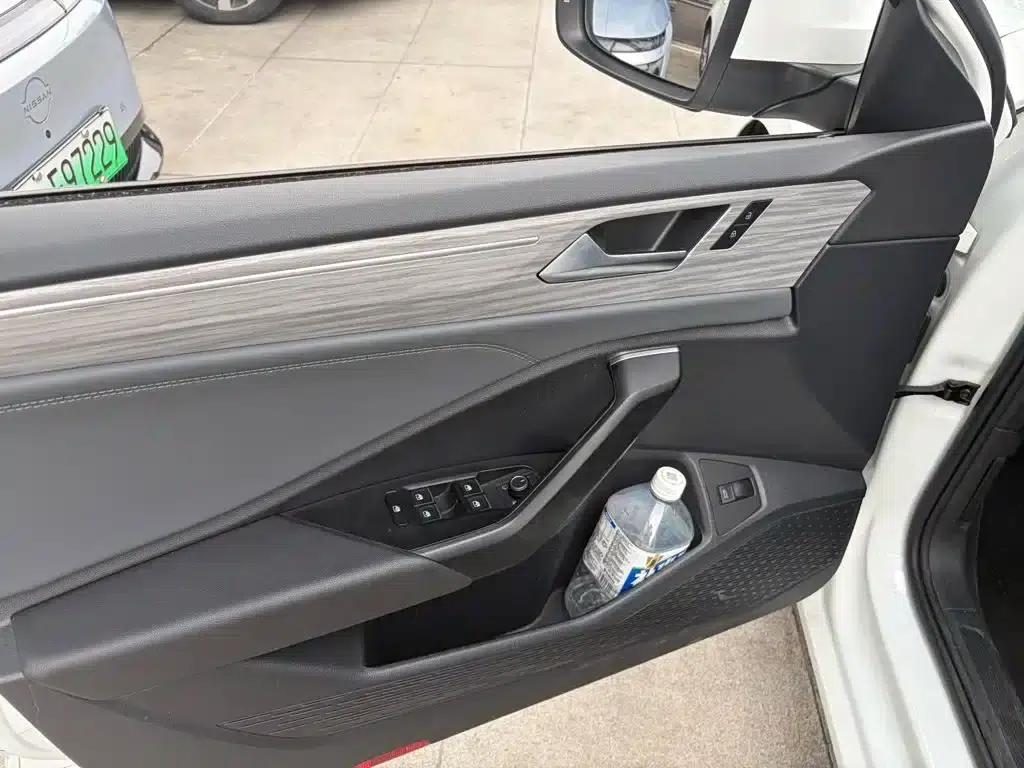 2023 Volkswagen Sagitar 300TSI DSG Super Edition — миниатюра 8