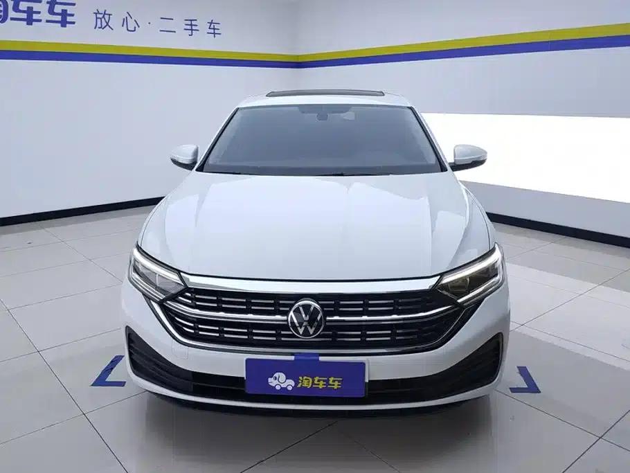 2024 Volkswagen Sagitar 300TSI DSG Flying Edition — миниатюра 2