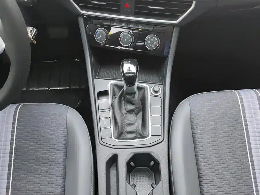 2024 Volkswagen Sagitar 300TSI DSG Flying Edition — миниатюра 16
