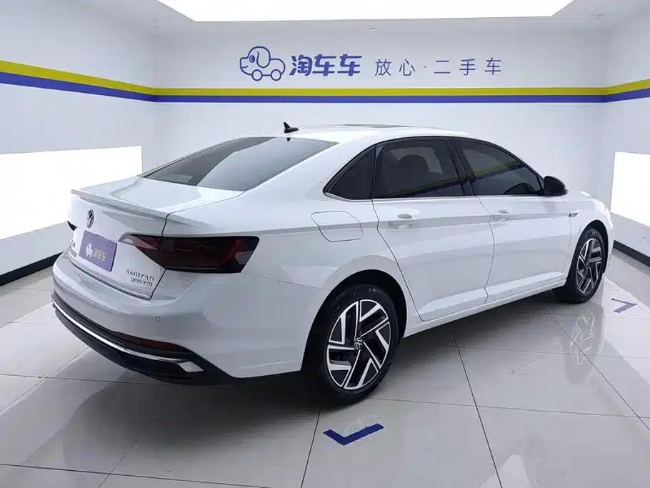 2024 Volkswagen Sagitar 300TSI DSG Flying Edition — миниатюра 3