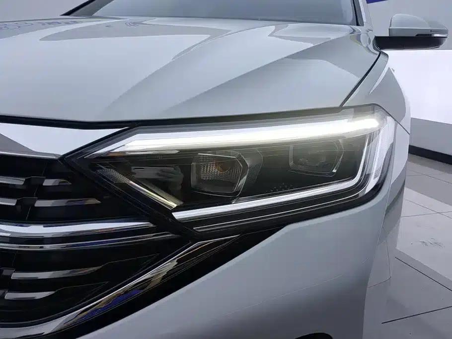 2024 Volkswagen Sagitar 300TSI DSG Flying Edition — миниатюра 5