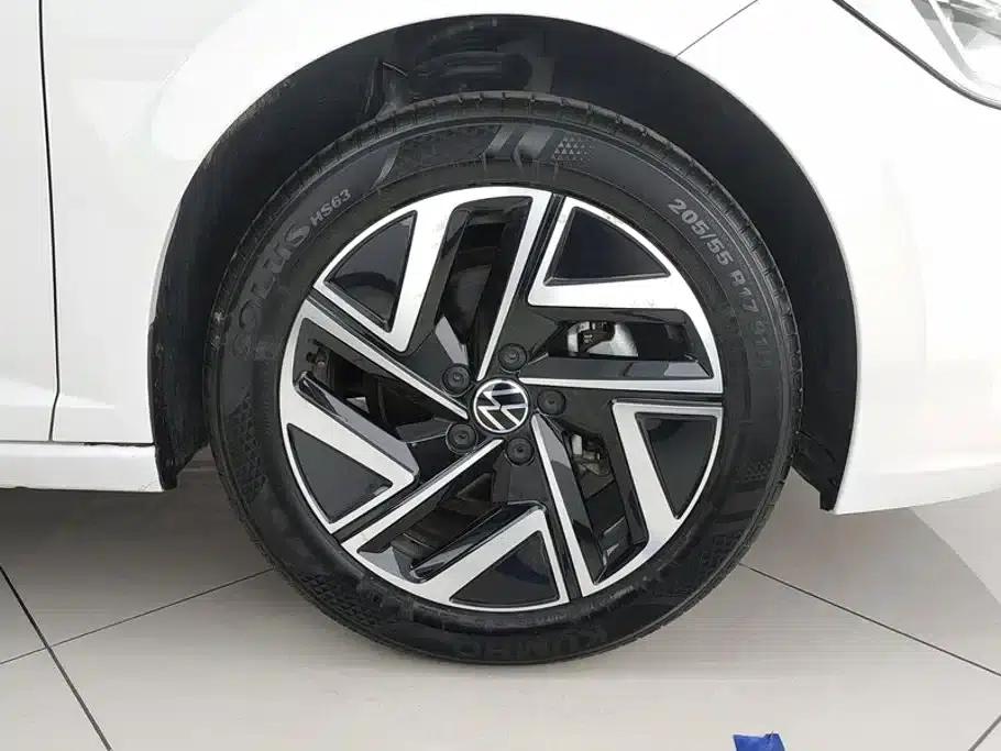 2024 Volkswagen Sagitar 300TSI DSG Flying Edition — миниатюра 6